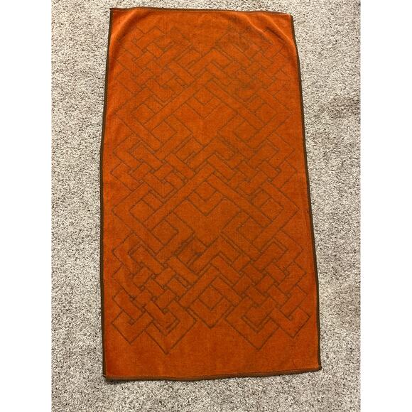 JCPenney Bath Towel Rust Tan Geometric Zig Zag Design Vintage Prop - Picture 1 of 7